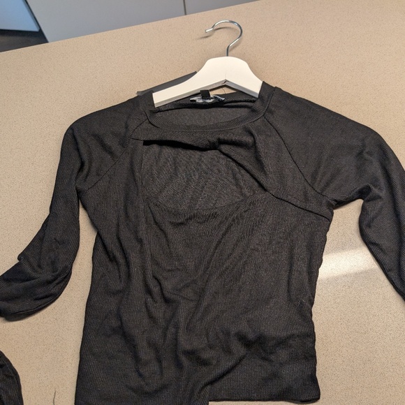 Cropped Lines Cut Out Top - Picture 9 of 9